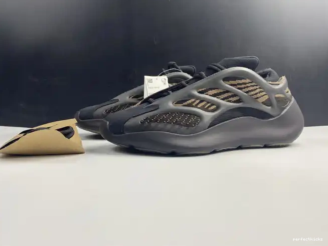 ADIDAS 700 GY0189 YEEZY V3 0604